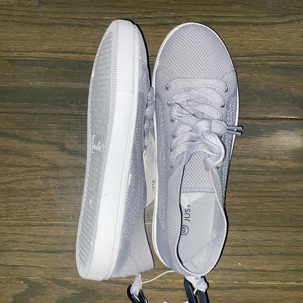Women’s comfortable active shoes